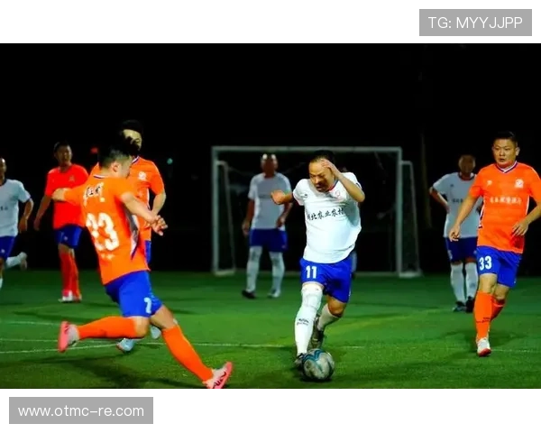 体育新闻观察:国内外重大赛事亮点盘点与运动员表现分析 体育新闻观察:国内外重大赛事亮点盘点与运动员表现分析